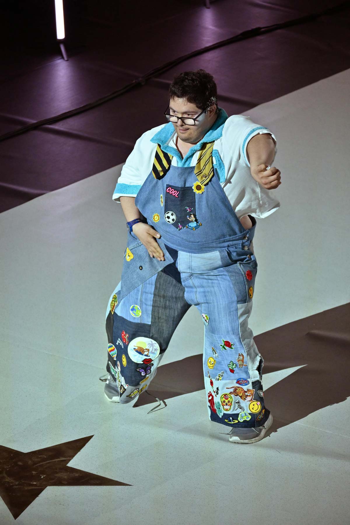 every bodies defile handicap credits emmanuel duguet ()